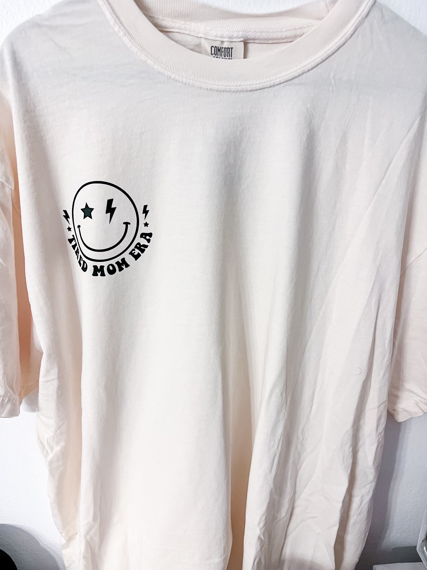 Tired mom tee